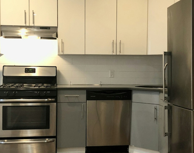 410 Eastern Parkway - Photo Thumbnail 2