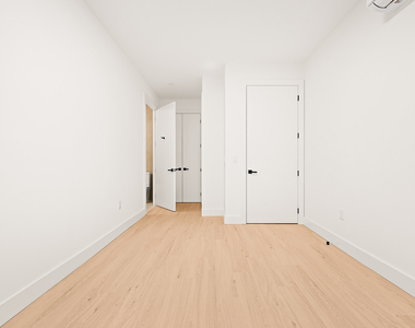 733 Lincoln Pl - Photo Thumbnail 9