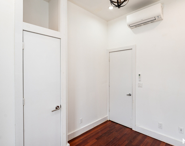 276 Boerum St - Photo Thumbnail 14