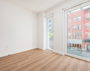 229 Wythe Ave - Photo Thumbnail 3