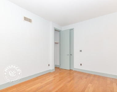 41 Havemeyer Street - Photo Thumbnail 4