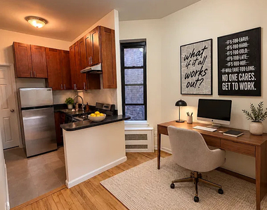 436 East 89th Street - Photo Thumbnail 2