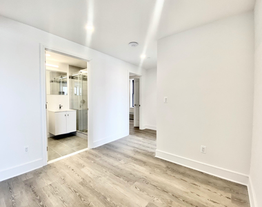 West 81st Street - Photo Thumbnail 4