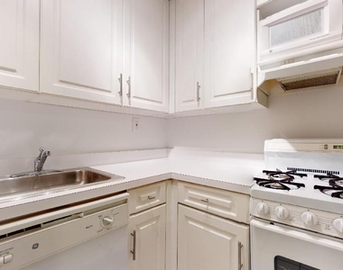 East 80th Street - Photo Thumbnail 2