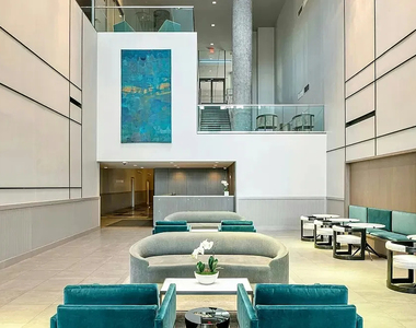 11th Avenue - Photo Thumbnail 9