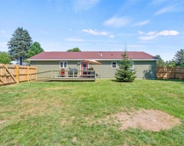 31 Franklin Avenue - Photo Thumbnail 14
