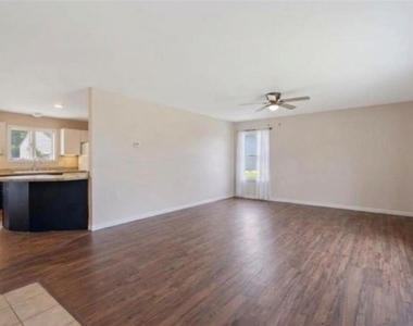 31 Franklin Avenue - Photo Thumbnail 3