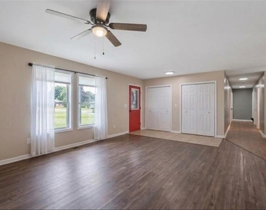 31 Franklin Avenue - Photo Thumbnail 4