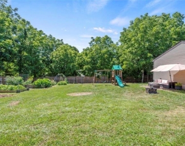 31 Franklin Avenue - Photo Thumbnail 15