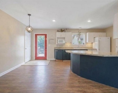 31 Franklin Avenue - Photo Thumbnail 5
