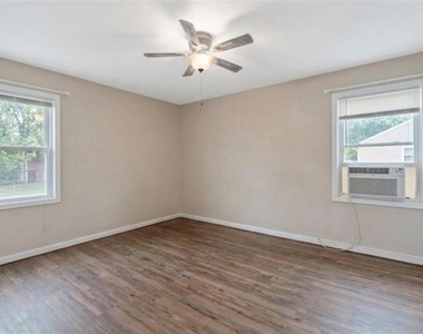 31 Franklin Avenue - Photo Thumbnail 10