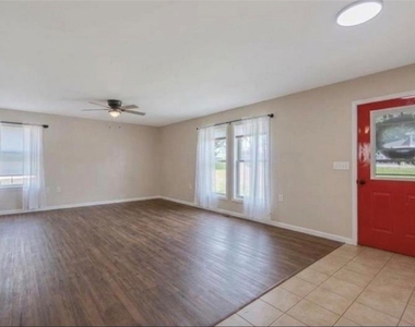 31 Franklin Avenue - Photo Thumbnail 2