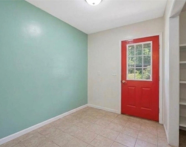 31 Franklin Avenue - Photo Thumbnail 7