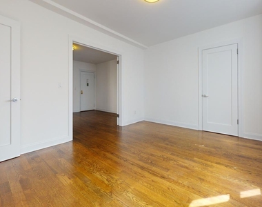 West 55th Street - Photo Thumbnail 6