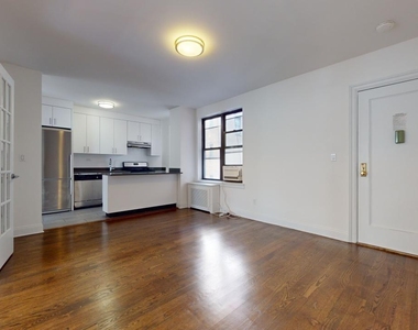 West 55th Street - Photo Thumbnail 4