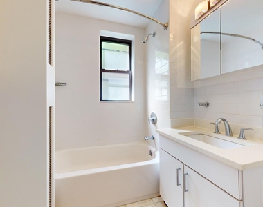 West 55th Street - Photo Thumbnail 3