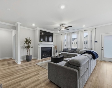 3168 Shirecrest Lane - Photo Thumbnail 10
