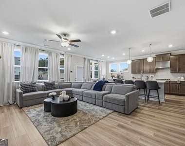 3168 Shirecrest Lane - Photo Thumbnail 12