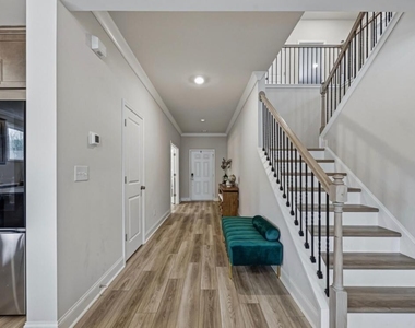 3168 Shirecrest Lane - Photo Thumbnail 9