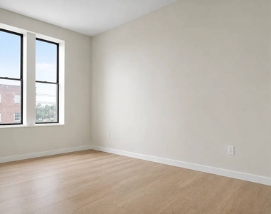 553 Hinsdale Street - Photo Thumbnail 3
