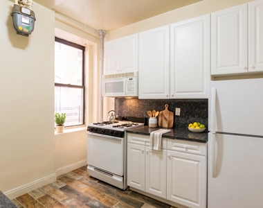 3647 Broadway - Photo Thumbnail 3