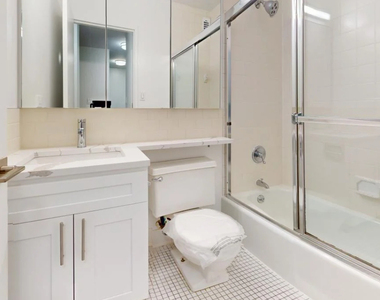 East 71st Street - Photo Thumbnail 8