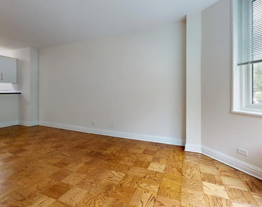 East 71st Street - Photo Thumbnail 2