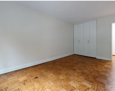 East 71st Street - Photo Thumbnail 7