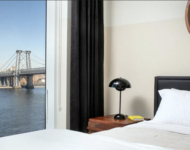 Williamsburg Front Water- Kent avenue - Photo Thumbnail 4