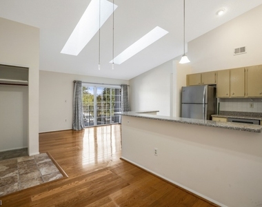 57 Caitlin Ct - Photo Thumbnail 6