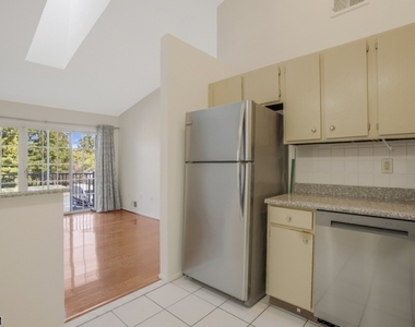 57 Caitlin Ct - Photo Thumbnail 9