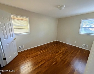 30 Cornell Street - Photo Thumbnail 8