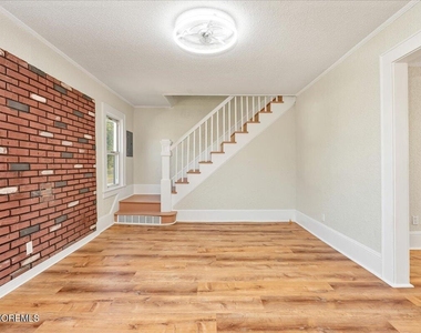1204 Florence Avenue - Photo Thumbnail 9