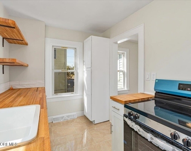1204 Florence Avenue - Photo Thumbnail 17