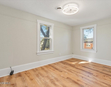 1204 Florence Avenue - Photo Thumbnail 19