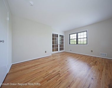 321 Spring Street - Photo Thumbnail 35