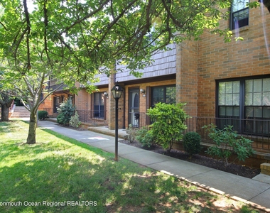 321 Spring Street - Photo Thumbnail 19