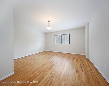 321 Spring Street - Photo Thumbnail 10