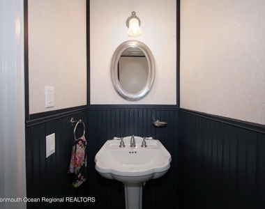 321 Spring Street - Photo Thumbnail 33