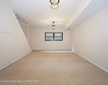 321 Spring Street - Photo Thumbnail 13