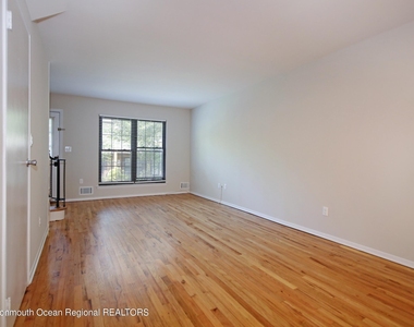 321 Spring Street - Photo Thumbnail 28