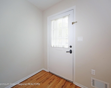 321 Spring Street - Photo Thumbnail 24