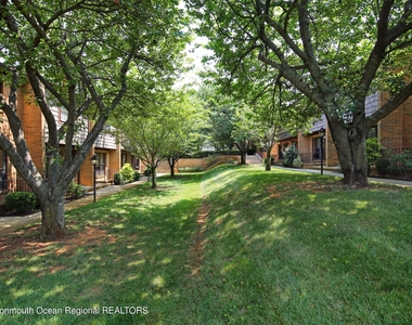 321 Spring Street - Photo Thumbnail 2