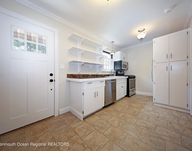 321 Spring Street - Photo Thumbnail 5