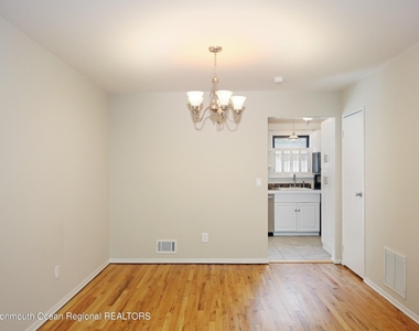 321 Spring Street - Photo Thumbnail 32