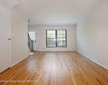 321 Spring Street - Photo Thumbnail 26
