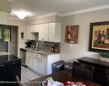 110 Stonehurst Boulevard - Photo Thumbnail 43