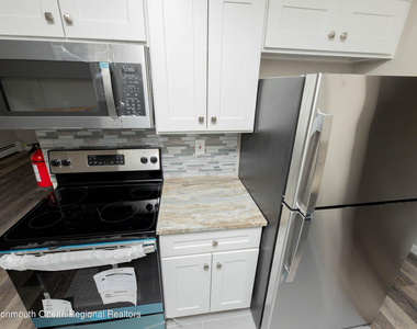 110 Stonehurst Boulevard - Photo Thumbnail 5