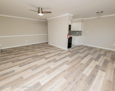 110 Stonehurst Boulevard - Photo Thumbnail 11