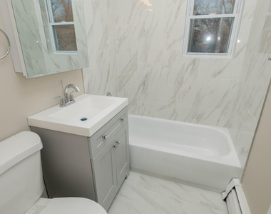 110 Stonehurst Boulevard - Photo Thumbnail 15